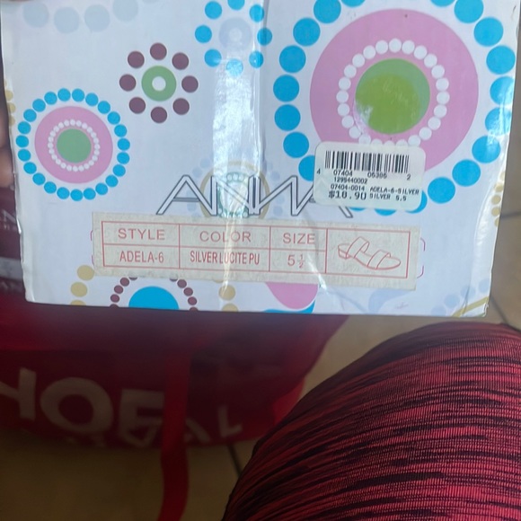 Light weight sandals - Picture 1 of 2